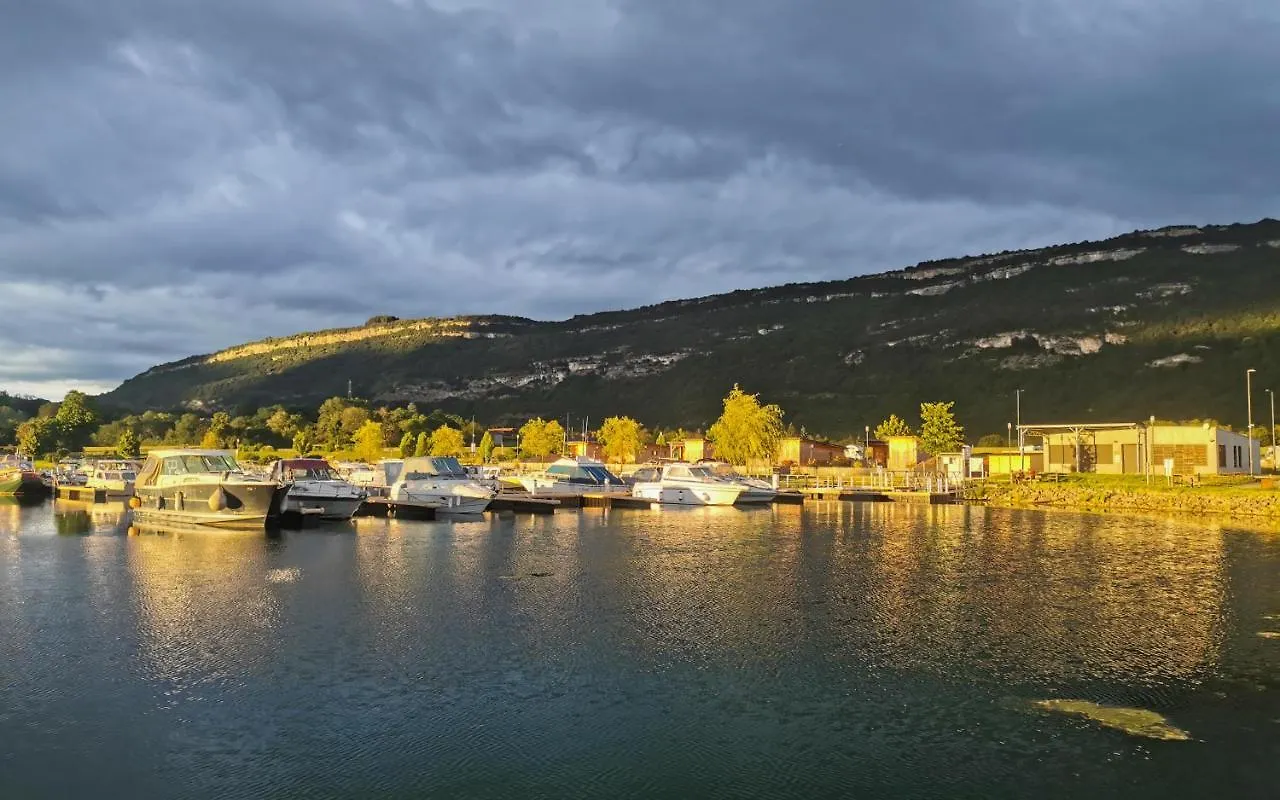 Camping Les Lodges de la ViaRhôna - Tentes Lodges Virignin France